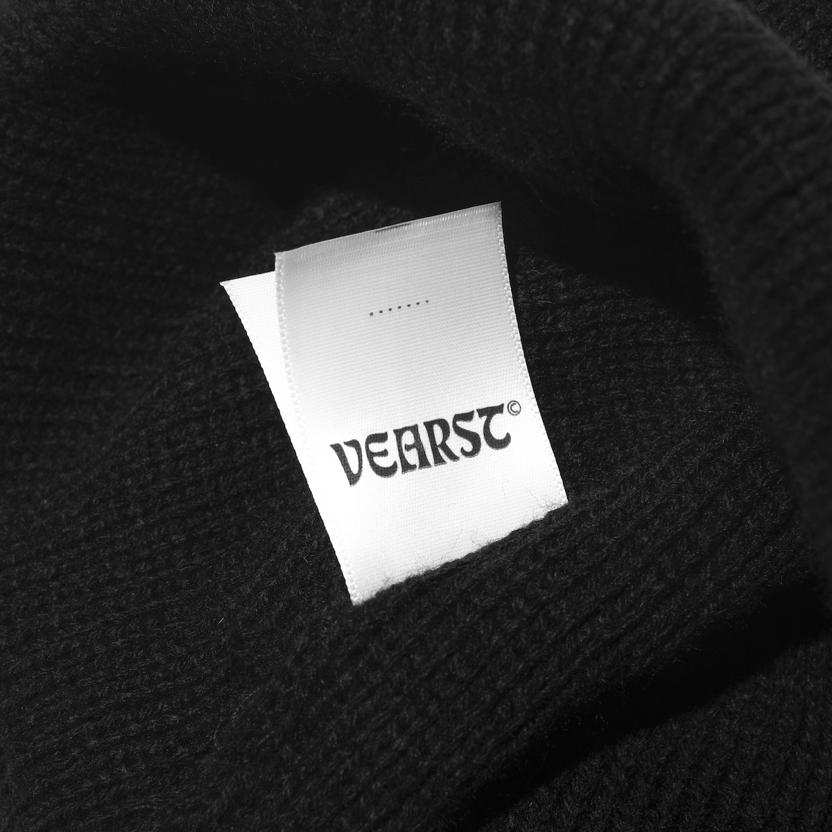 Minks Black Beanie Hat - Image 4