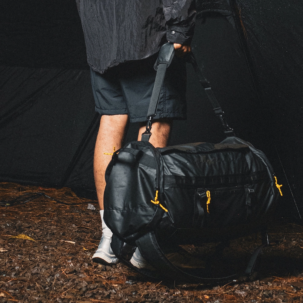 Pinnion Hybrid Duffle Bag - Image 2